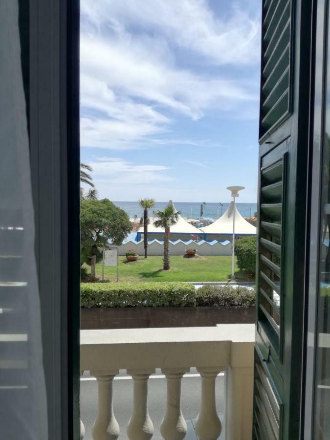Maresuite Albissola Marina Εξωτερικό φωτογραφία